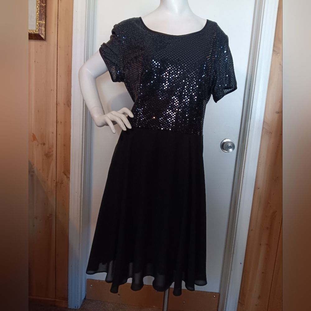 Molly Malloy Evening Elegant Black Sequin Dress Size 16